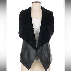 Women's Black Sleeveless Jacket